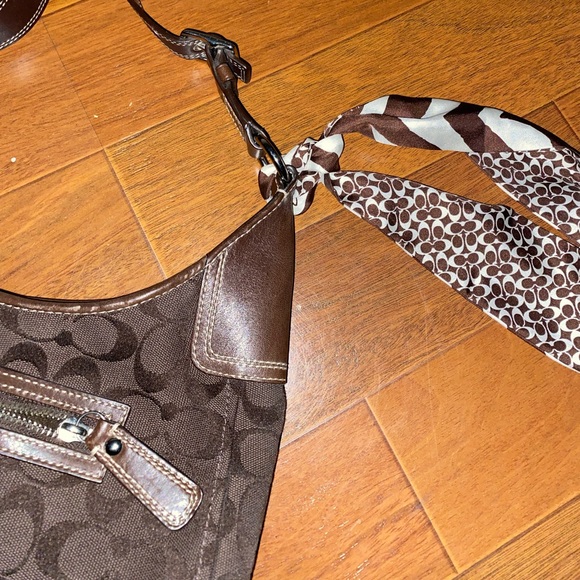 Coach Shoulder Bag - Picture 4 of 7